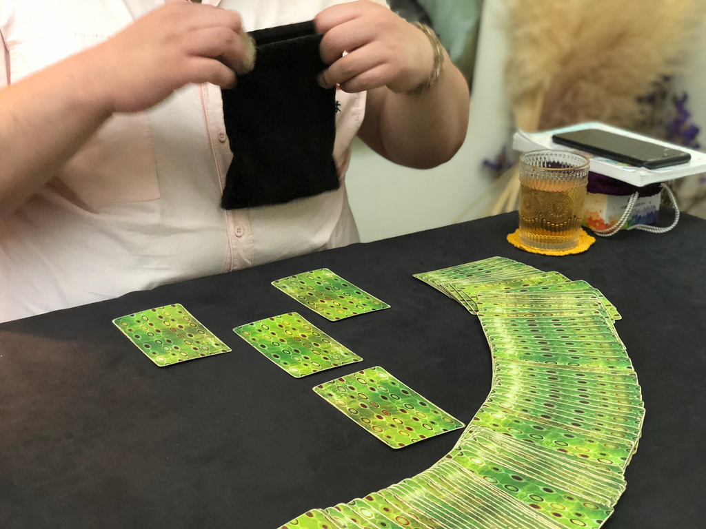 2023好運勢!台北東區最美塔羅占卜店:靈擺與能量、塔羅牌庫 2023好運勢!台北東區最美塔羅占卜店:靈擺與能量、塔羅牌庫