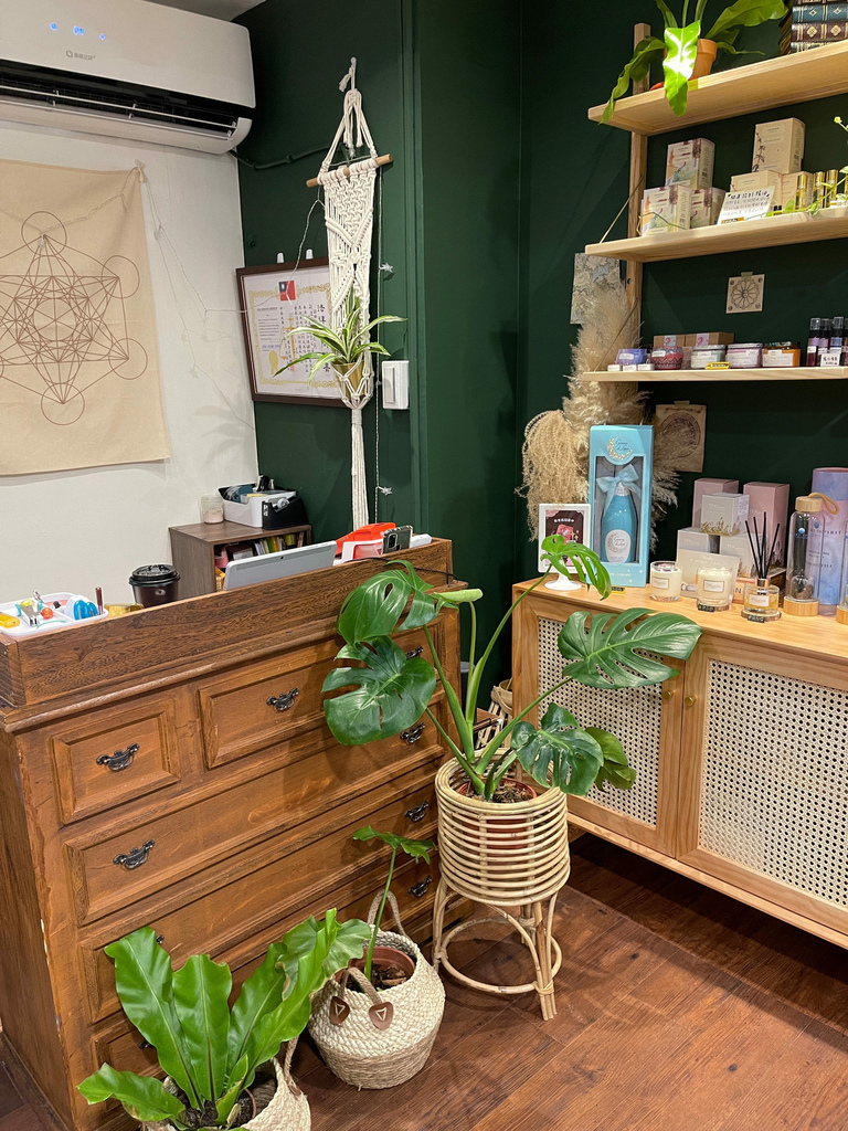 2023好運勢!台北東區最美塔羅占卜店:靈擺與能量、塔羅牌庫 2023好運勢!台北東區最美塔羅占卜店:靈擺與能量、塔羅牌庫