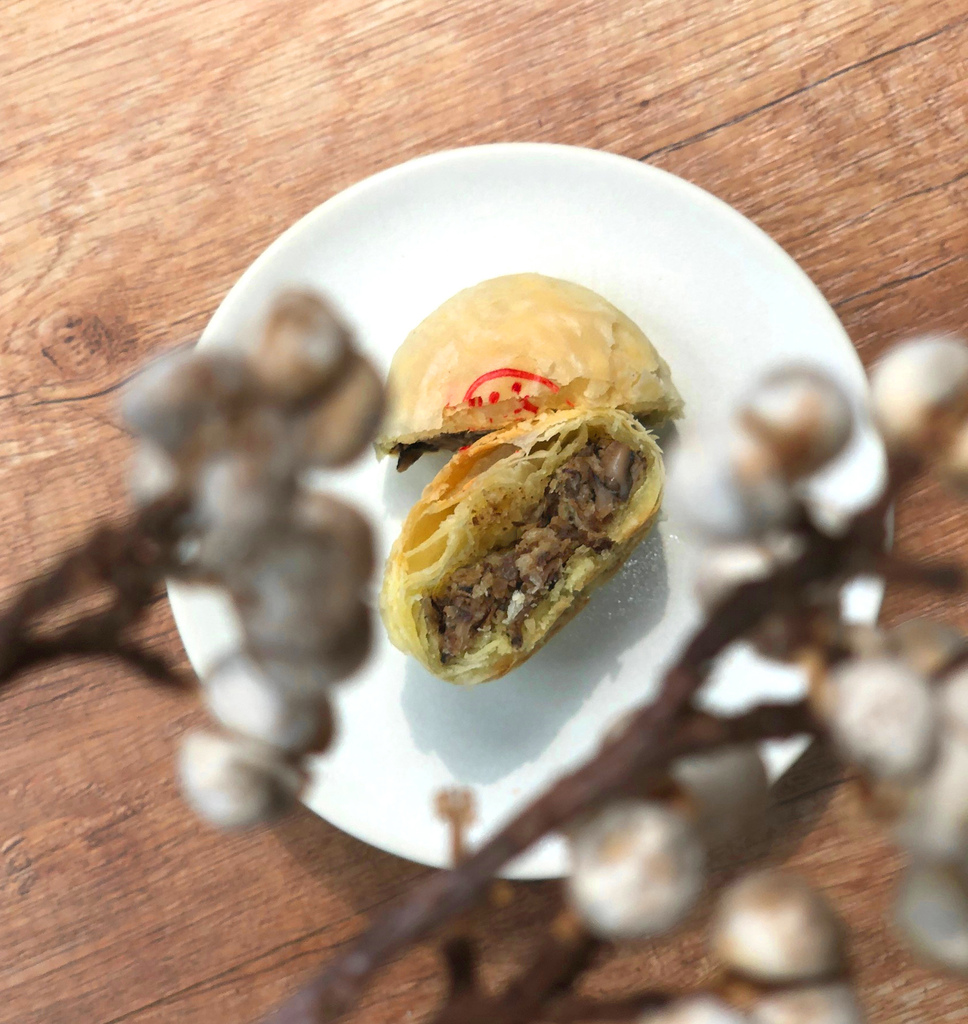 李向月連.中壢秘境下午茶.李記椿菇鹹酥餅.jpg 李向月連.中壢秘境下午茶.李記椿菇鹹酥餅.jpg