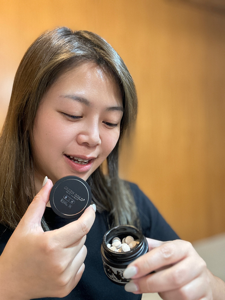 雙管齊下啟動最佳代謝力：【飯前2顆葛花纖】【飯後2顆薑黃PL