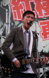 吉他手/主唱:阿顯 吉他手/主唱:阿顯