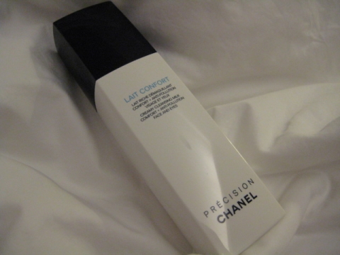 chanel cleansing milk1.jpg