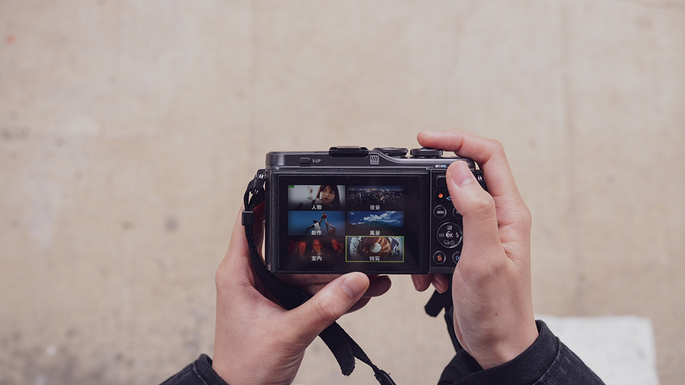 大花說隨身微單眼相機3C開箱olympus pen e-pl10翻轉螢幕4K錄影09.png