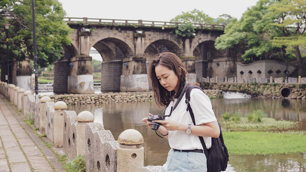 大花說隨身微單眼相機3C開箱olympus pen e-pl10翻轉螢幕4K錄影10.png