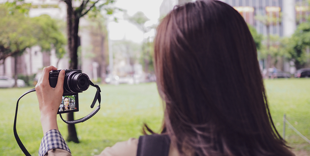 大花說隨身微單眼相機3C開箱olympus pen e-pl10翻轉螢幕4K錄影24.png