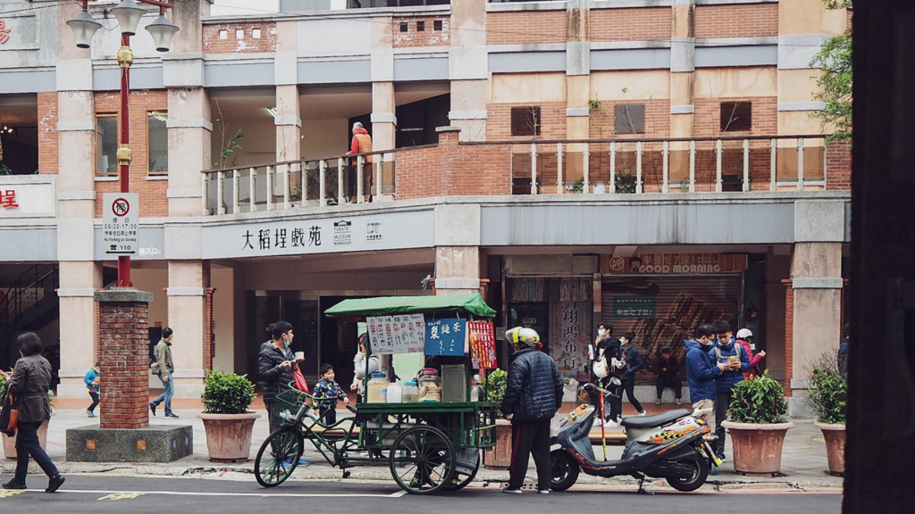 大花說隨身微單眼相機3C開箱olympus pen e-pl10翻轉螢幕4K錄影25.png