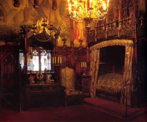newschwanstein-castle-bedroom.jpg