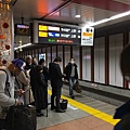 我們搭18：52前往上野站的SKYLINER。