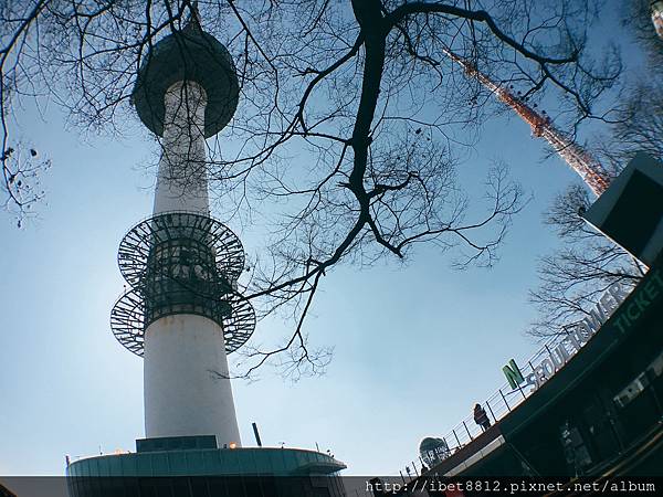 。首爾景點-明洞站 // 就用步行登上南山公園吧！