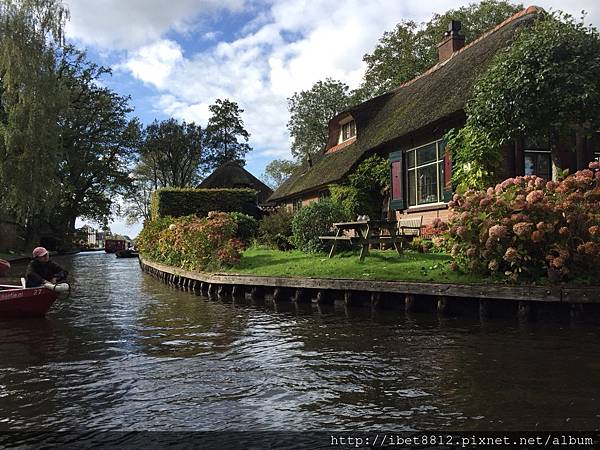 。荷蘭景點 // 自駕船🚤遊玩羊角村 Giethoorn