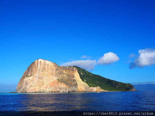 。宜蘭頭城 // 解鎖 IG 打卡熱門景點-龜山島牛奶海巡禮