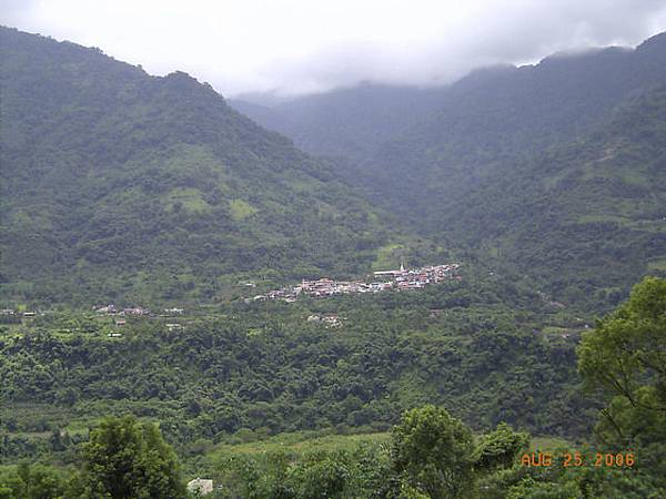 遠眺民生村...風景很棒