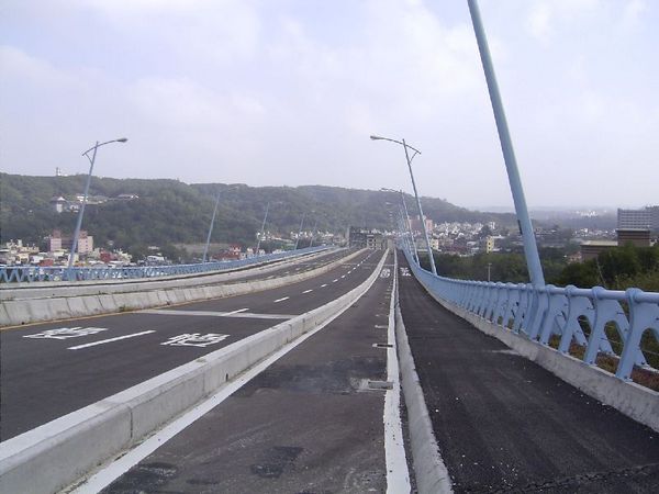 客雅大道溪濱高架橋(西行)