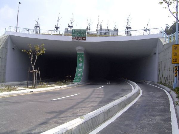 客雅大道客雅隧道東口(西行)