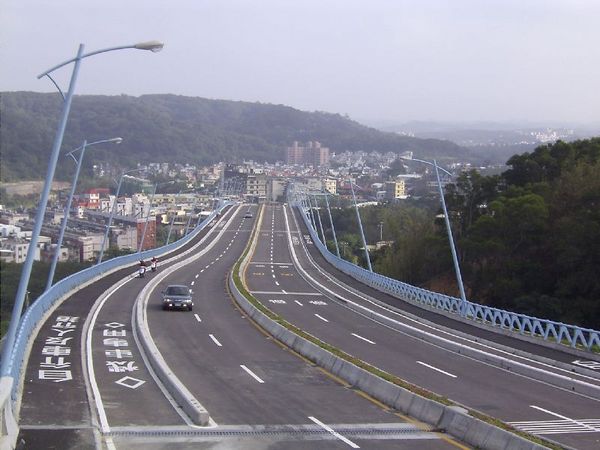 客雅大道溪濱高架橋全景