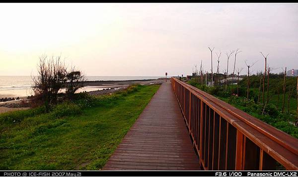 海邊木棧道