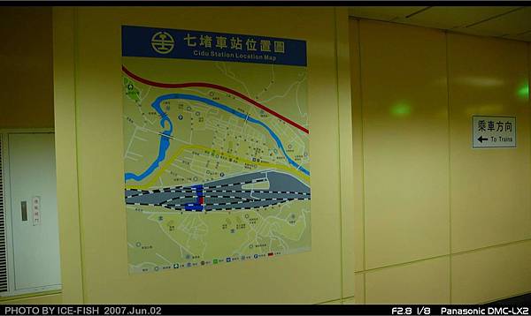 這張地圖，應該是仿台北捷運來的，不錯不錯，推一個