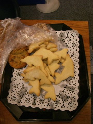 2006.06.29 NOC PG Carrer Workshop_Dolphin Cookies.JPG