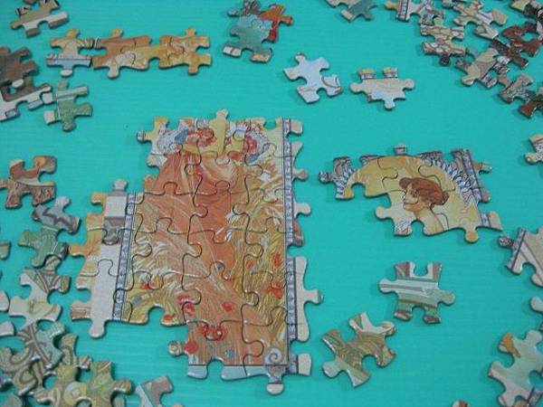 2011.07.11 1000 pcs Mucha Gallery_vertical (10).jpg