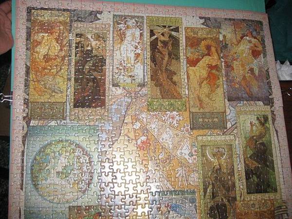 2011.07.11 1000 pcs Mucha Gallery_vertical (14).jpg