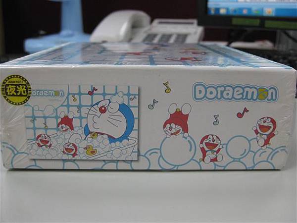 2011.08.26 300 pcs Doraemon in bath (4).JPG