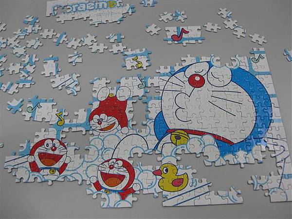 2011.08.26 300 pcs Doraemon in bath (8).JPG
