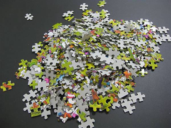 2011.11.22~24 500 pcs Crazy Football (2).JPG