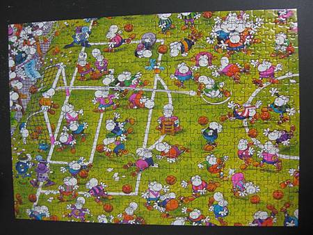 2011.11.22~24 500 pcs Crazy Football (9).JPG