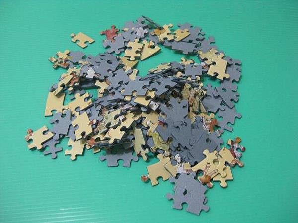 2012.02.05 168片快樂時光(Peter Rabbit)時鐘拼圖 (6).jpg