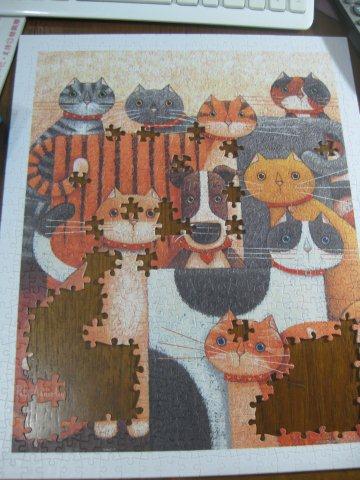 2012.03.17 500 pcs Odd One Out 狗立貓群 (4)