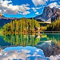 Castorland B-060092 - Emerald Lake, Canada - 600 p.jpg