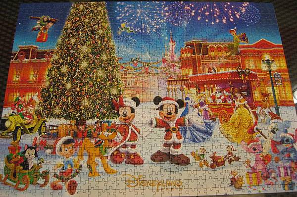 2017.12.15 1000pcs Disneyland Paris - Christmas 2013 (1).JPG