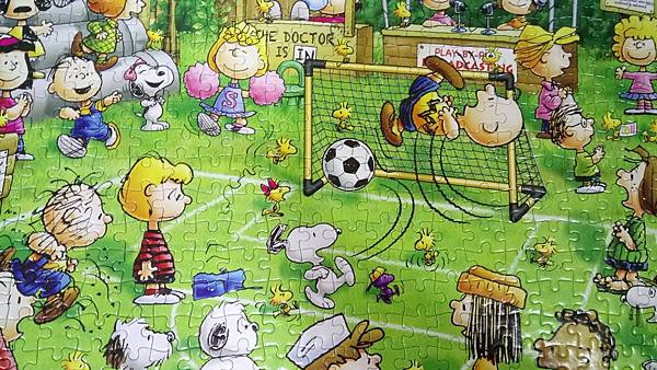 2018.10.31 500pcs Snoopy Football (4).jpg