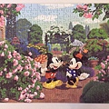 2019.03.15 300pcs Mickey & Minnie in the Garden.jpg