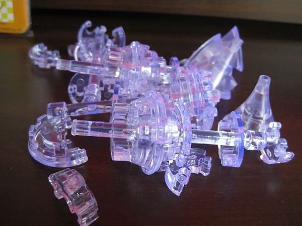 2011.04.03 105片3D水晶立體拼圖：夢幻城堡 (3).JPG