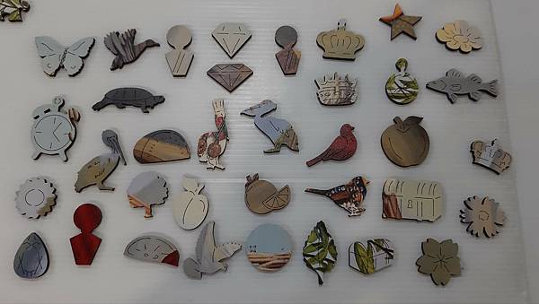 2022.05.10 500pcs The Accidental Monarch (1).jpg