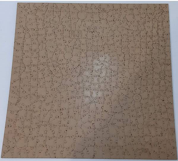 2022.05.10 500pcs The Accidental Monarch  (1).jpg