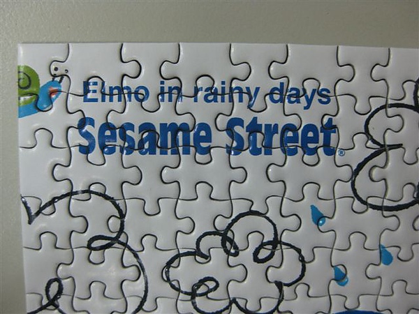 2011.02.16 150 pcs Sesame Street：Rainy days (7).JPG