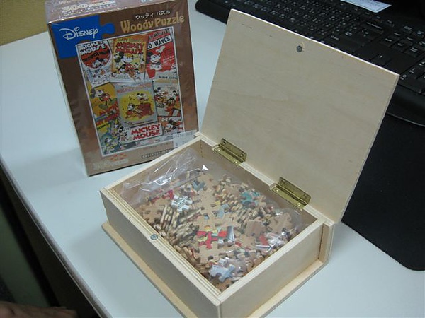 2010.06.21 木製300片復古米奇 (2).JPG