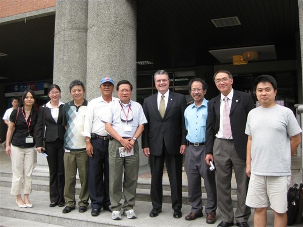 2009.06.10 Group photo.JPG