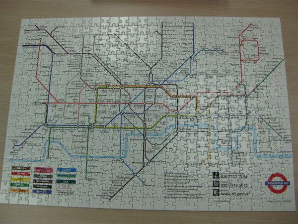 2009.08.15 pm 2100圖書館拼拼圖500片London Tube (4).JPG