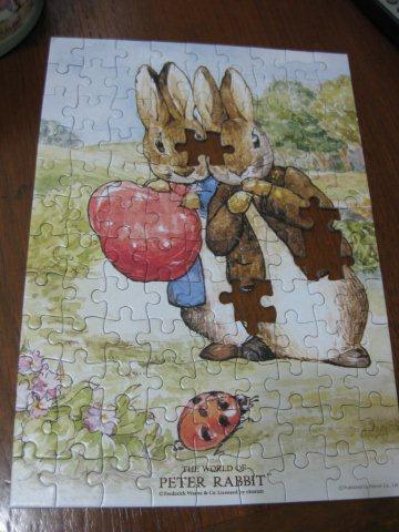 2011.04.09 108 pcs Peter Rabbit - Peter and Benjamin 比得與班傑明 (2).jpg