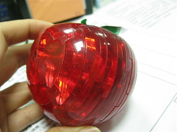 2010.09.14 44片水晶立體拼圖：紅蘋果 (32).JPG