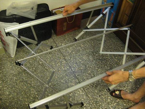 2011.06.01 折疊拼圖桌 (4).jpg