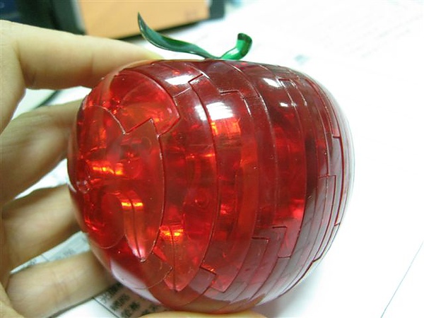 2010.09.14 44片水晶立體拼圖：紅蘋果 (34).JPG