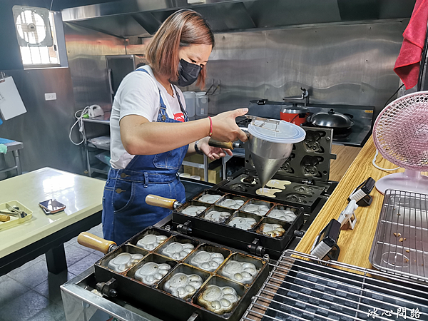 花蓮美食【狗掌櫃雞蛋糕】恭喜終於有店面了！法鬥造型包餡雞蛋糕超Q｜新鮮現烤多種口味｜金誠興企業社 (3).PNG