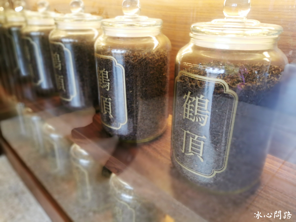 花蓮第一間【鶴茶樓】正式營運!!!民初復古風手搖杯插旗花蓮｜綺夢紅茶 藝伎紅茶 舶來紅茶 多種茶類任君挑選｜那堤系列超好喝｜花蓮商校店 (6).PNG