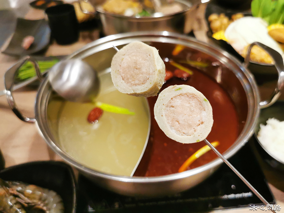 花蓮新開幕【串串門子】是有串串的高CP質鴛鴦火鍋!!冰淇淋 飲料 吃到飽｜聚餐新選擇｜超高質感挑高店面｜湯頭多樣化天然好甘甜｜花蓮火車站附近 (30).PNG