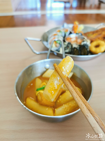 花蓮韓式蔬食網美店推薦【韓粿蔬食】超像海鮮煎餅的蔬食煎餅！！還有辣炒年糕！ (15).PNG