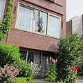 1976795537.jpg